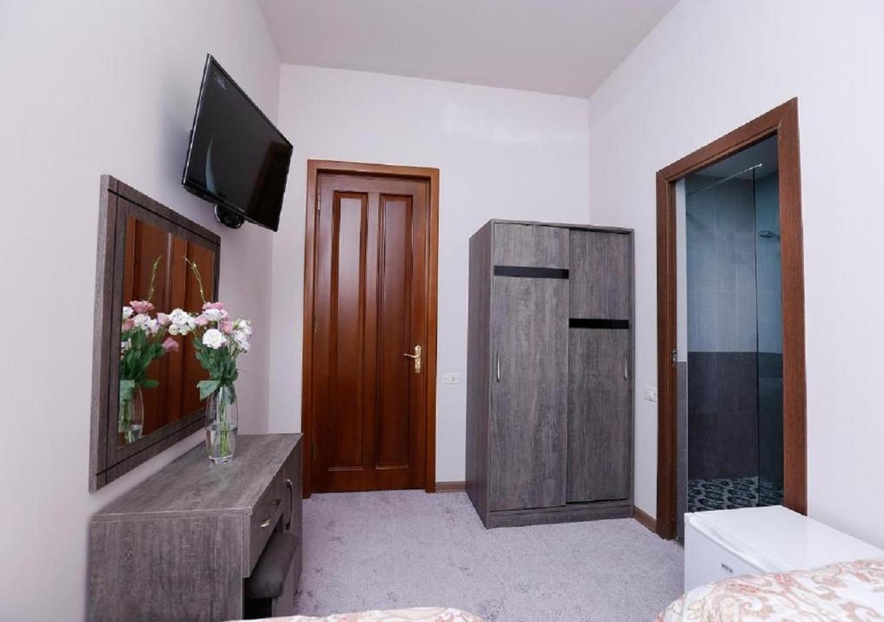 Yard Guesthouse Erivan Exterior foto