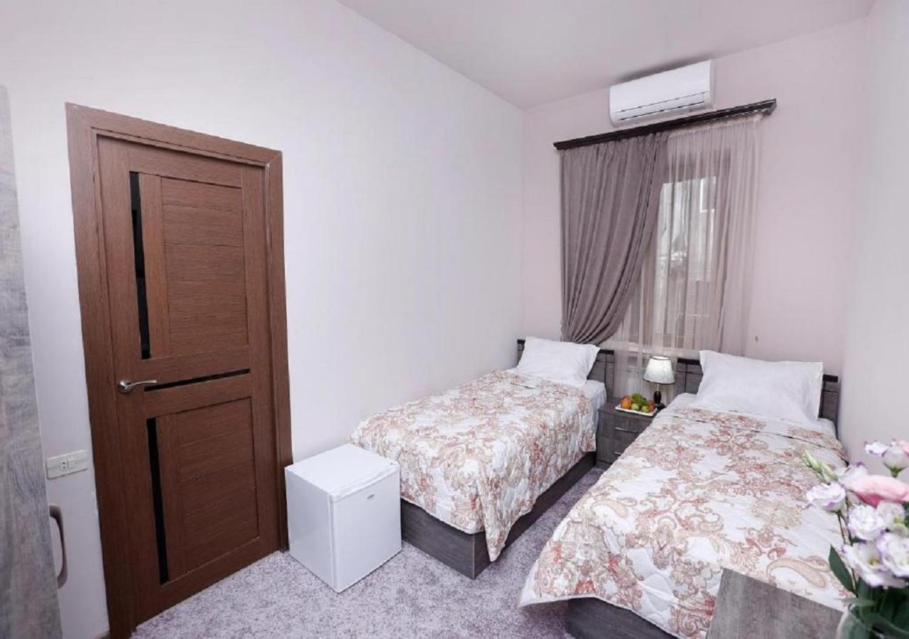 Yard Guesthouse Erivan Exterior foto