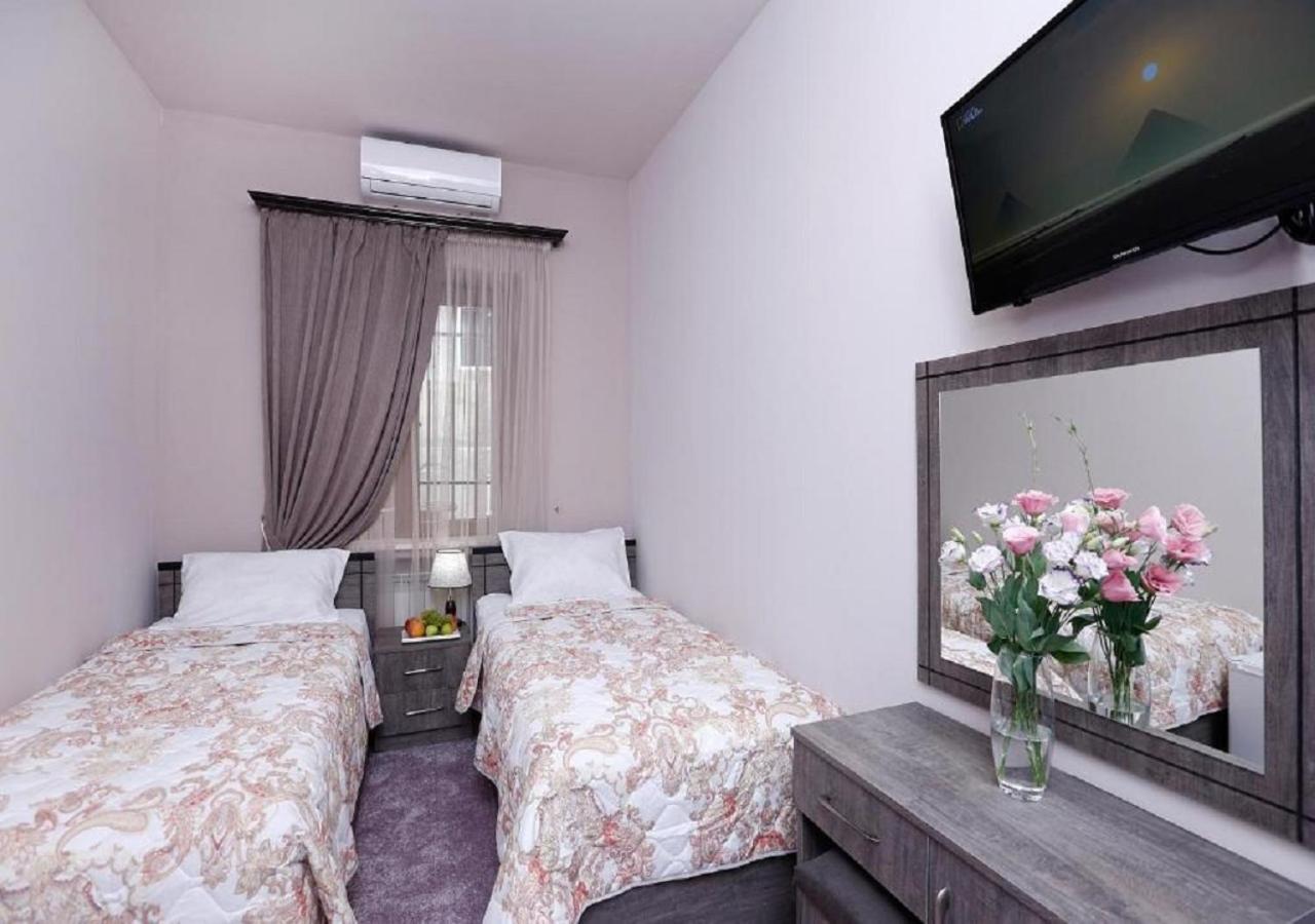 Yard Guesthouse Erivan Exterior foto